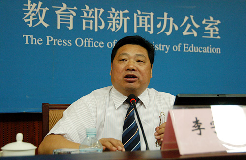 教育部语言文字信息管理司负责人就加强数字中文建设，推进语言文字信息化发展发表重要论述