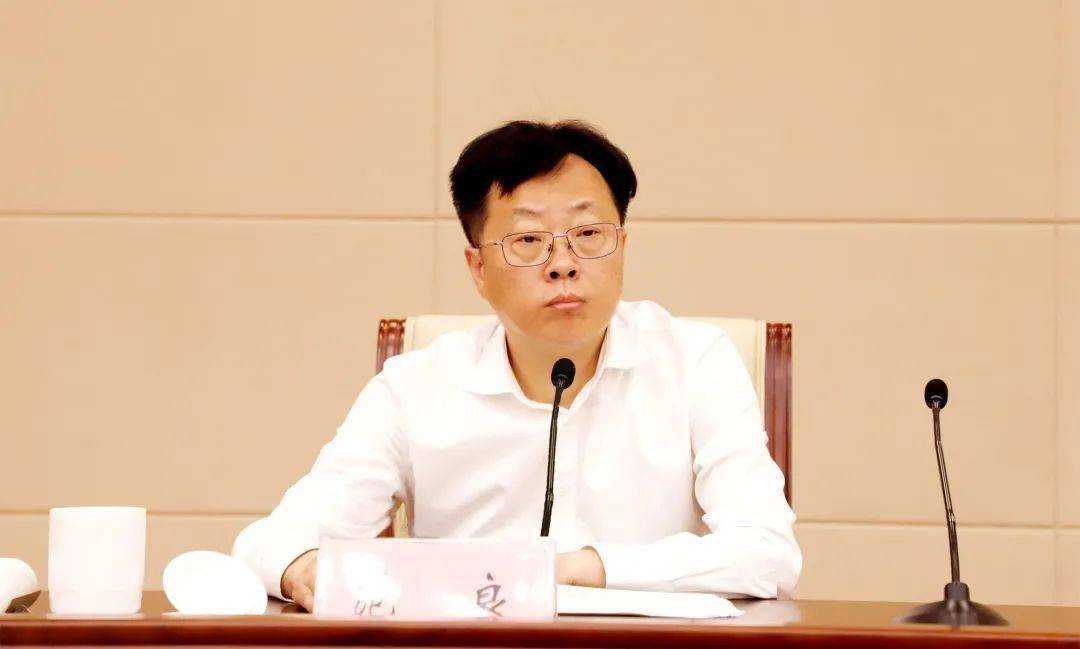 中国教科文卫体工会副主席陈志标解读学校教职工代表大会规定