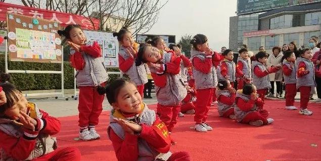 好的幼儿园教育活动的标准：儿童为中心，全面发展，有趣且注重实践的评价与反馈