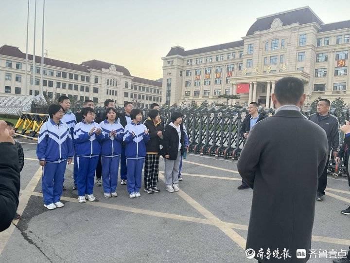 改变教育理念：以学生为中心，培养全面素质与社会责任感为核心价值的人才教育重塑之旅。