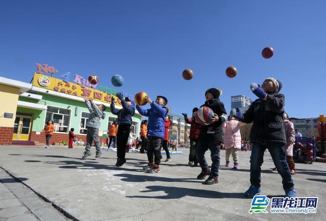 学前教育的未来发展路径：质量提升、模式创新、专业与特色结合及政策支持的市场潜力